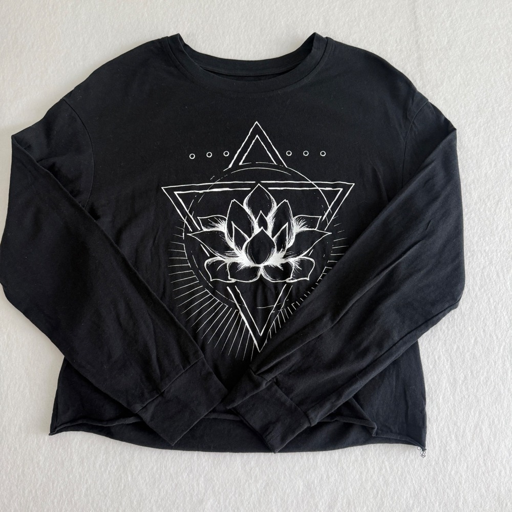 Miken‎ Flow Lotus Graphic Long Sleeve Tee Women Yoga Small Black